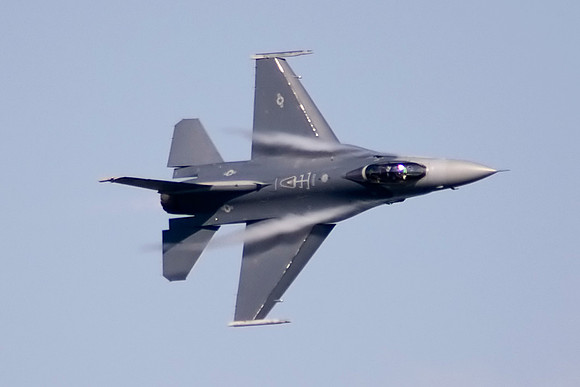 F-16's 9G Turn