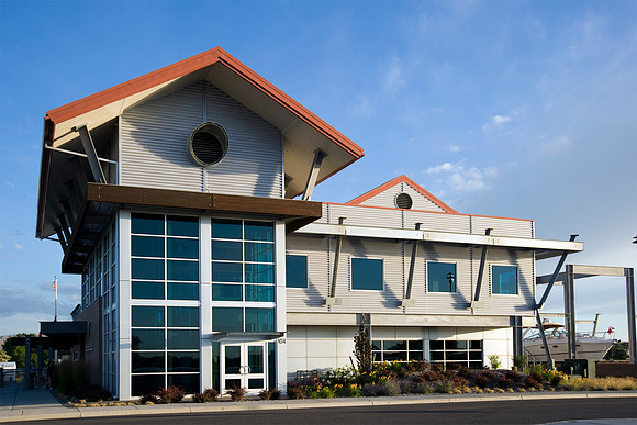 Clover Island Yacht Club